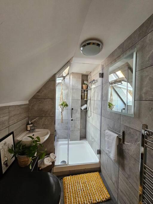 شقة West Kensington Bright Flat لندن المظهر الخارجي الصورة