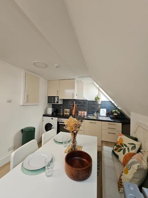 شقة West Kensington Bright Flat لندن المظهر الخارجي الصورة